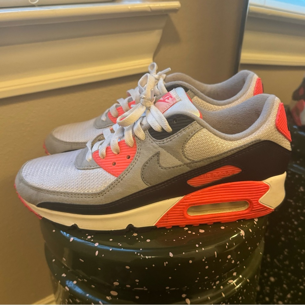 Nike Air Max 90 Coral/White/Black